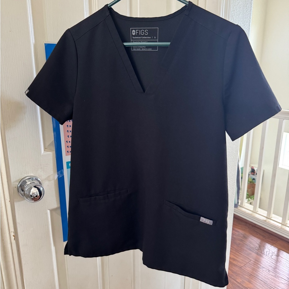 Figs Casma Three-Pocket Scrub Top Black Small